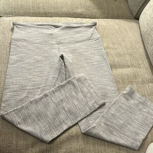 Lululemon size 6 3 quarter length